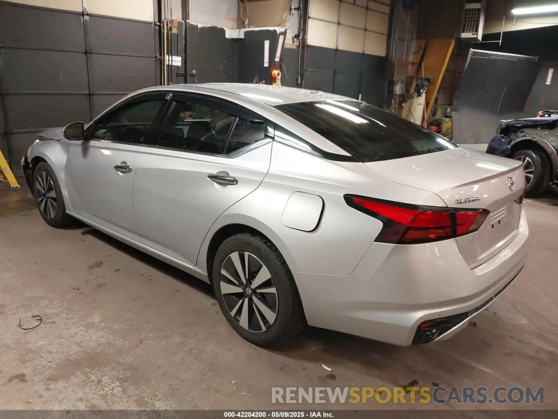 3 Photograph of a damaged car 1N4BL4DV1KC125884 NISSAN ALTIMA 2019