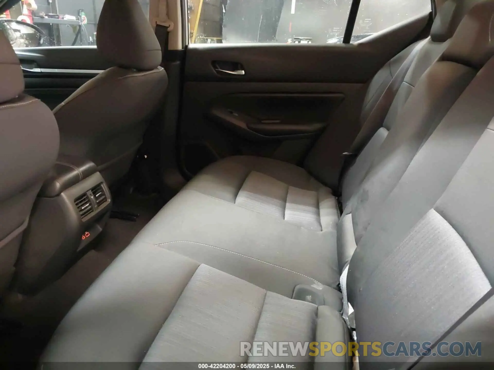 8 Photograph of a damaged car 1N4BL4DV1KC125884 NISSAN ALTIMA 2019
