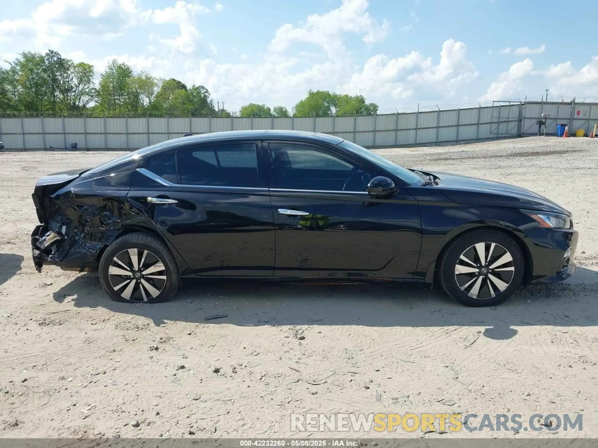 13 Photograph of a damaged car 1N4BL4DV1KC147772 NISSAN ALTIMA 2019