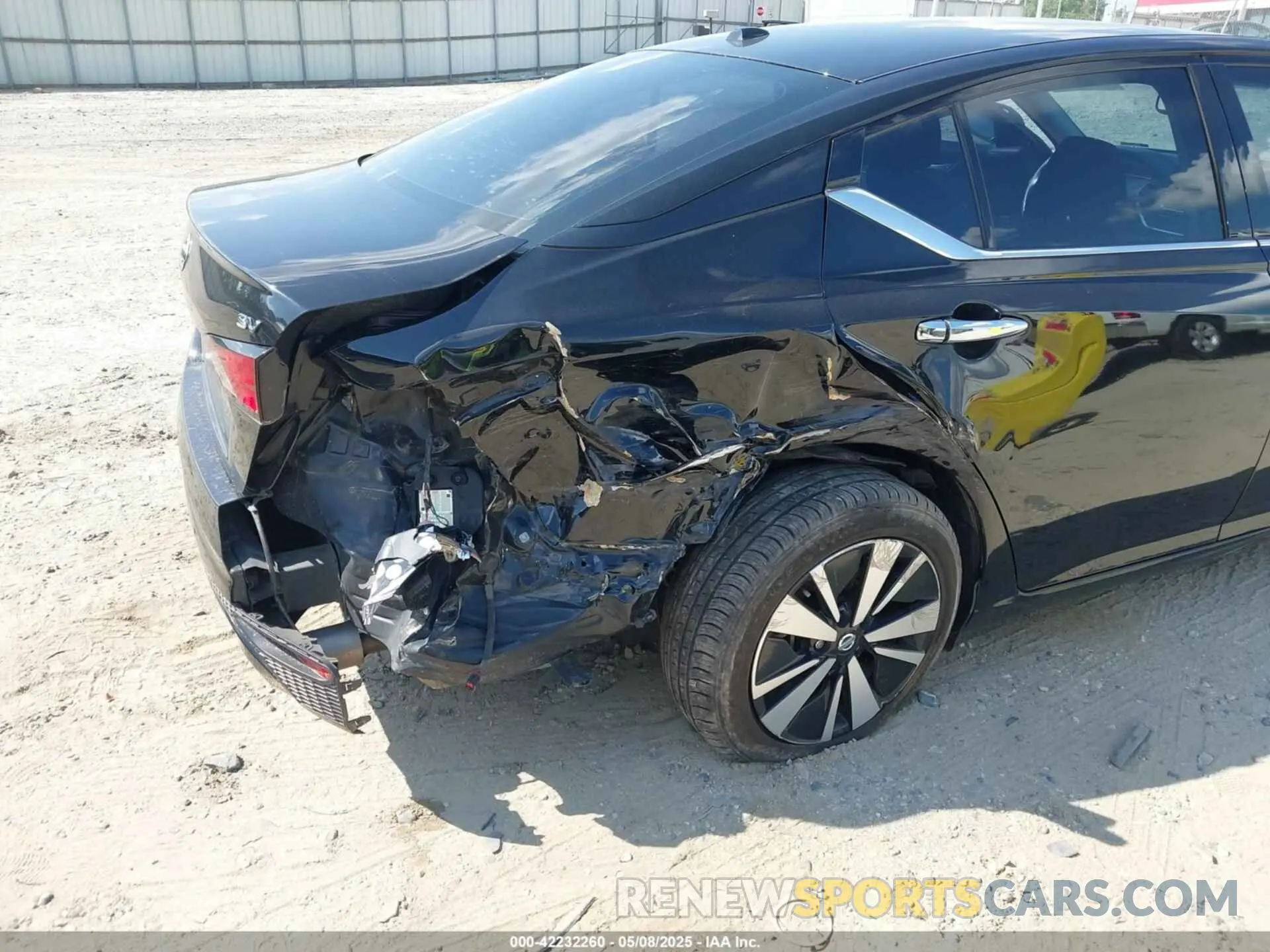 6 Photograph of a damaged car 1N4BL4DV1KC147772 NISSAN ALTIMA 2019