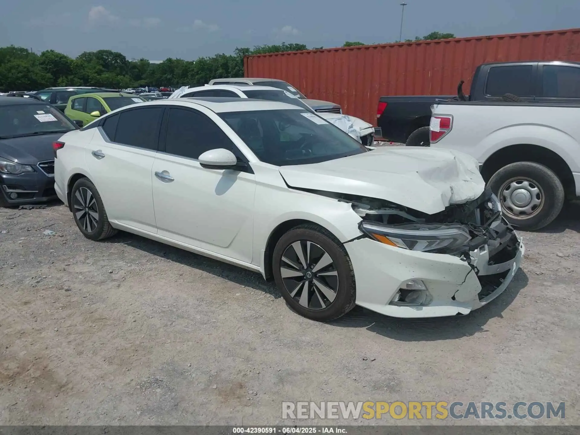 1 Photograph of a damaged car 1N4BL4DV1KC170873 NISSAN ALTIMA 2019