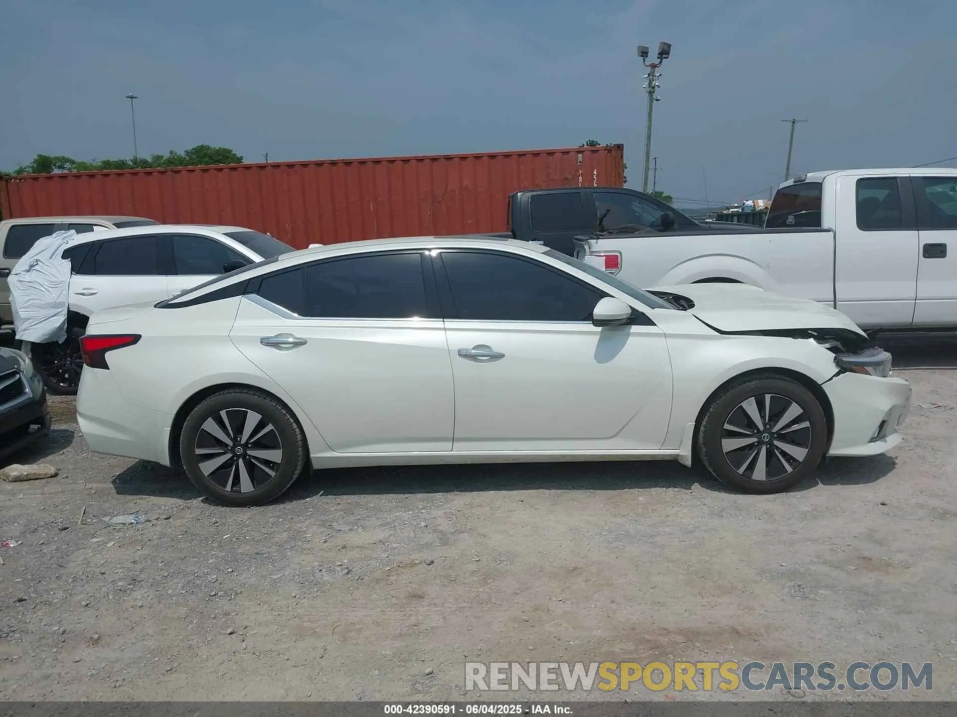 14 Photograph of a damaged car 1N4BL4DV1KC170873 NISSAN ALTIMA 2019