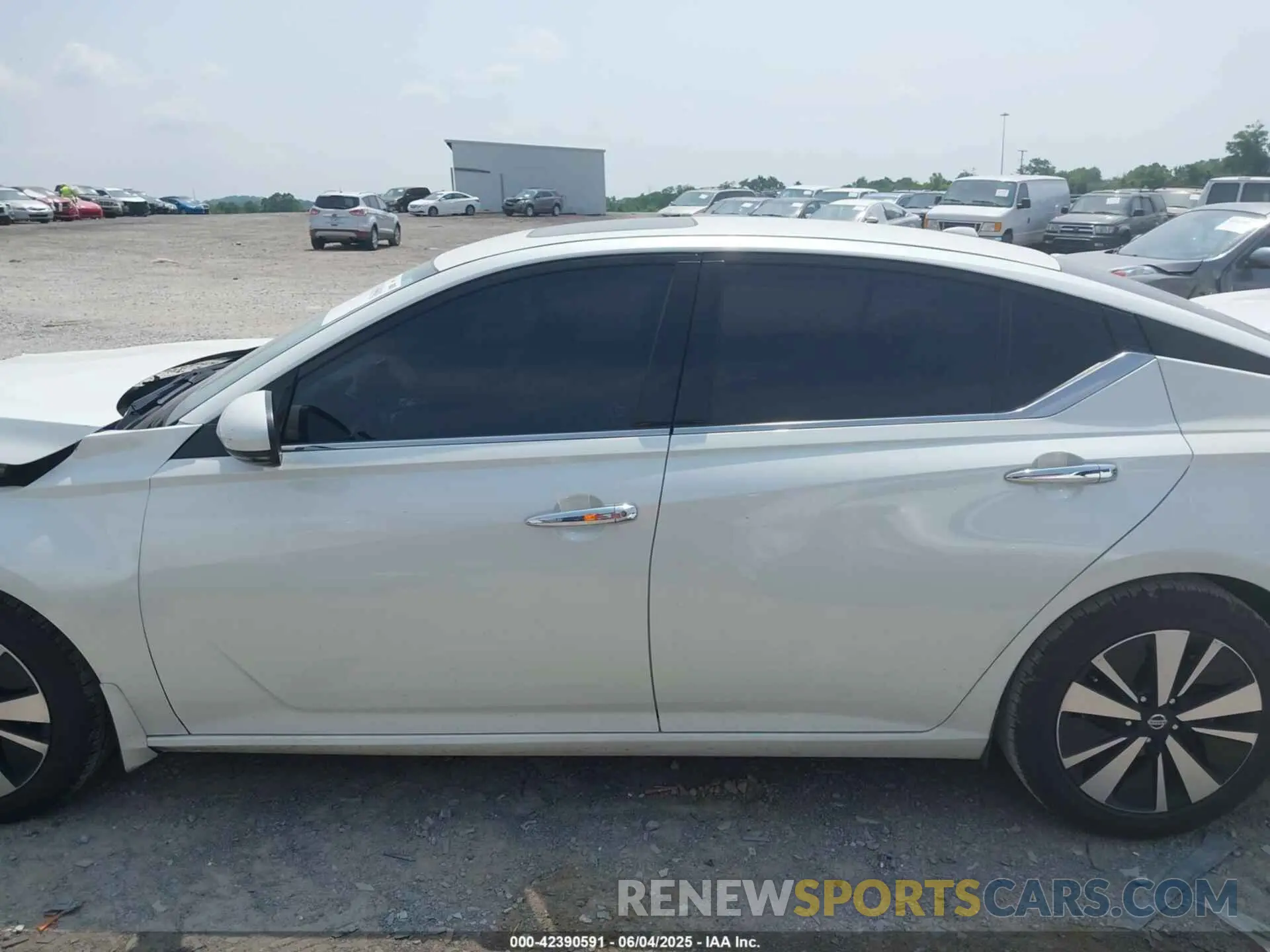 15 Photograph of a damaged car 1N4BL4DV1KC170873 NISSAN ALTIMA 2019