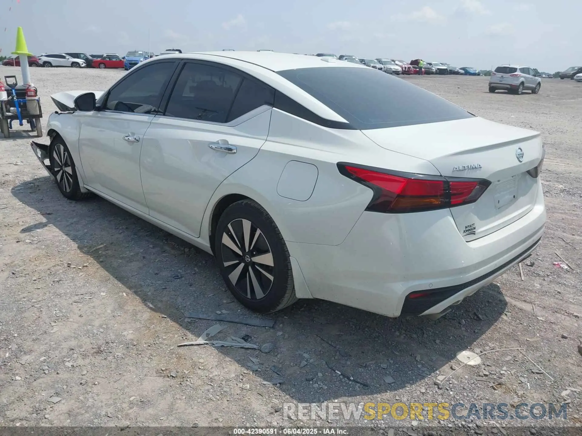 3 Photograph of a damaged car 1N4BL4DV1KC170873 NISSAN ALTIMA 2019