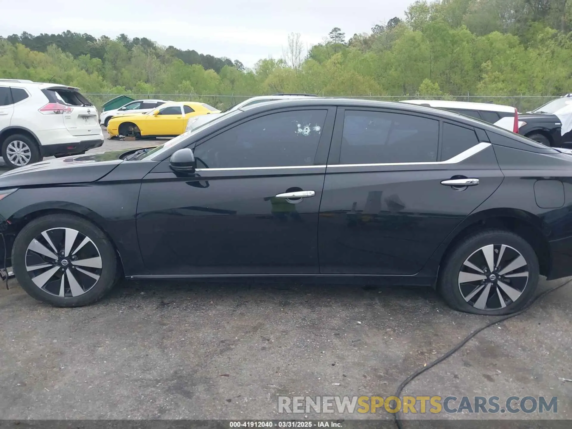 14 Photograph of a damaged car 1N4BL4DV2KC107748 NISSAN ALTIMA 2019