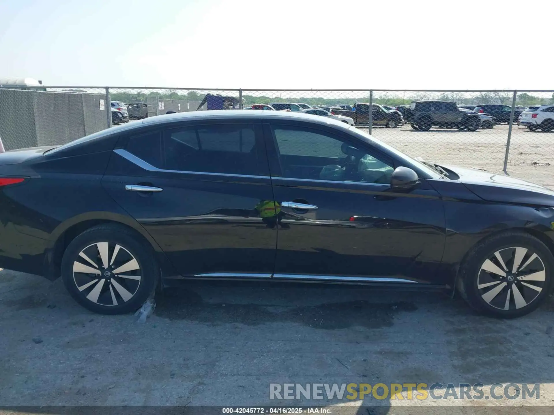 13 Photograph of a damaged car 1N4BL4DV2KC111475 NISSAN ALTIMA 2019