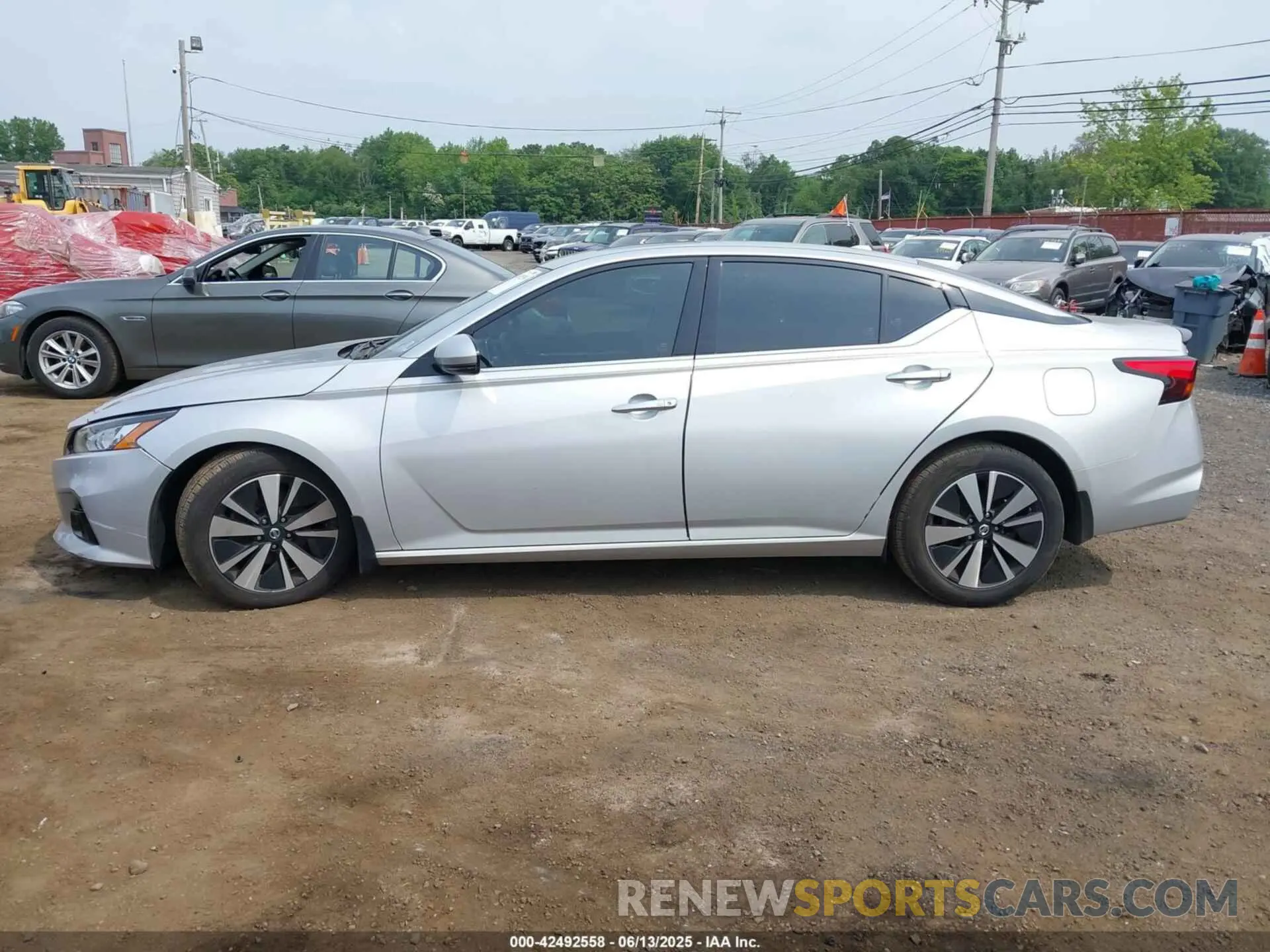 14 Photograph of a damaged car 1N4BL4DV2KC126204 NISSAN ALTIMA 2019