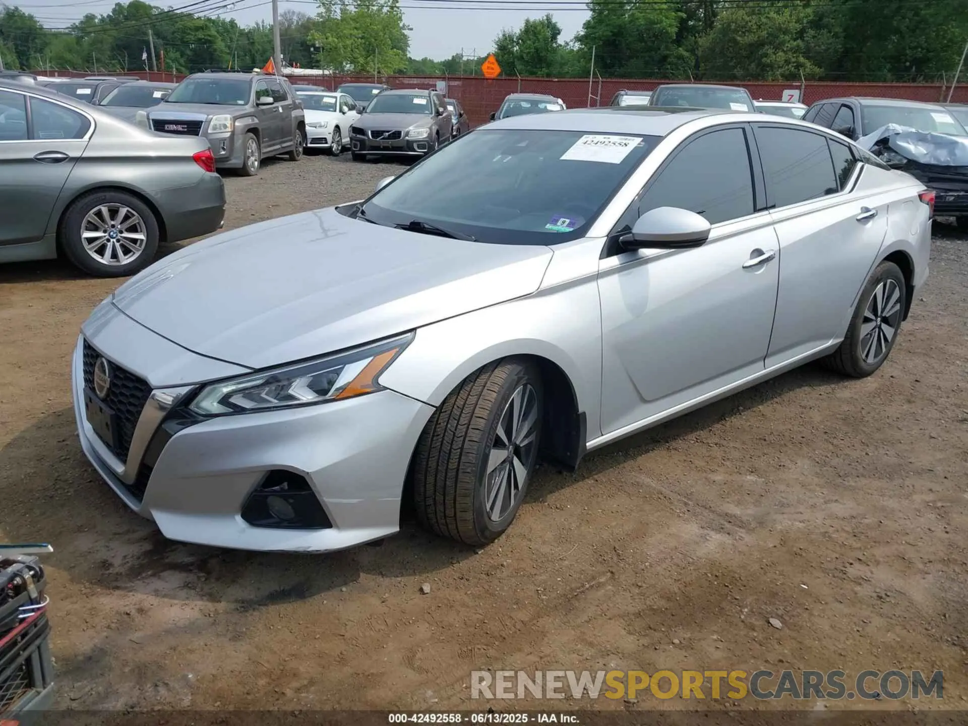 2 Photograph of a damaged car 1N4BL4DV2KC126204 NISSAN ALTIMA 2019
