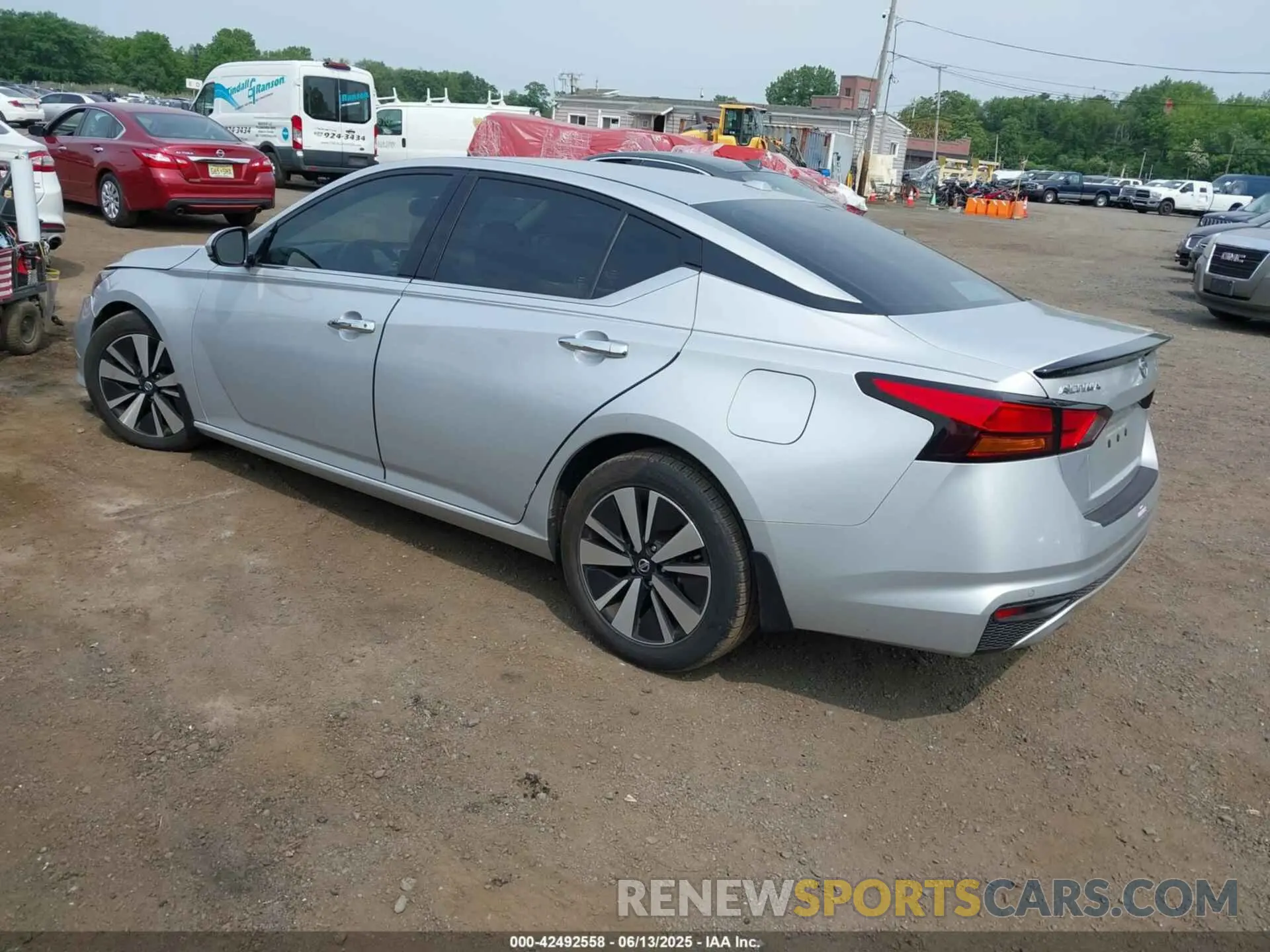 3 Photograph of a damaged car 1N4BL4DV2KC126204 NISSAN ALTIMA 2019