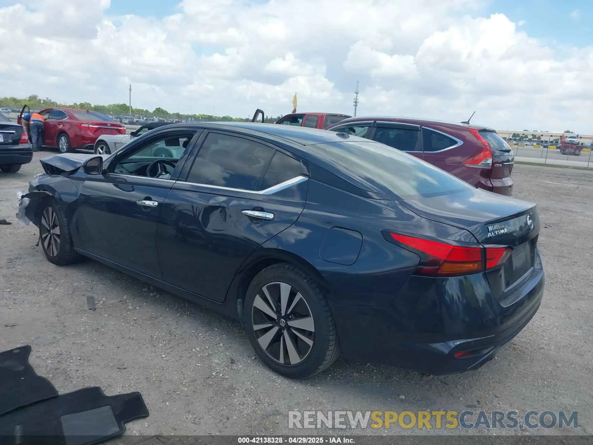 3 Photograph of a damaged car 1N4BL4DV2KC128311 NISSAN ALTIMA 2019
