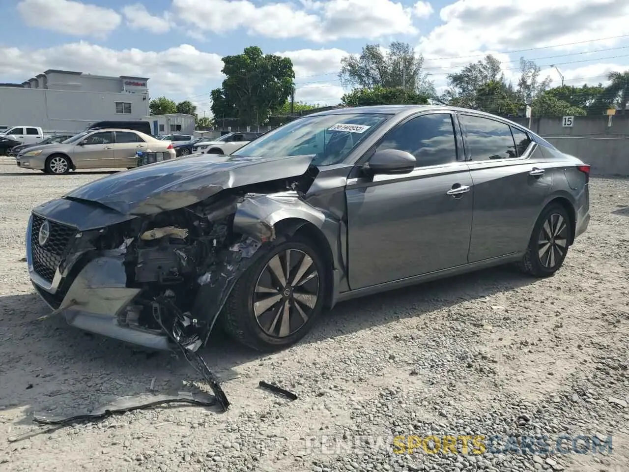 1 Photograph of a damaged car 1N4BL4DV2KC132035 NISSAN ALTIMA 2019