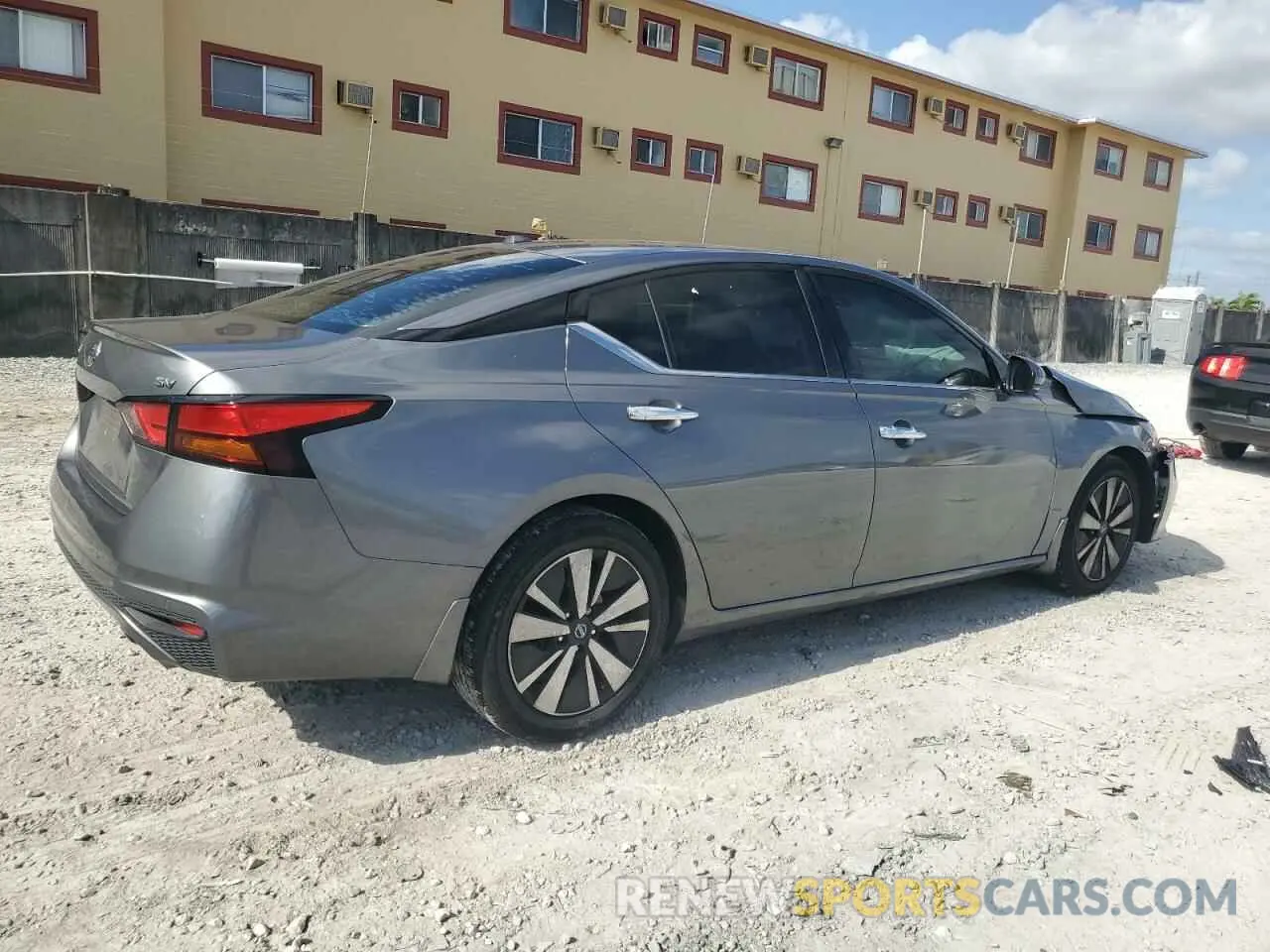 3 Photograph of a damaged car 1N4BL4DV2KC132035 NISSAN ALTIMA 2019