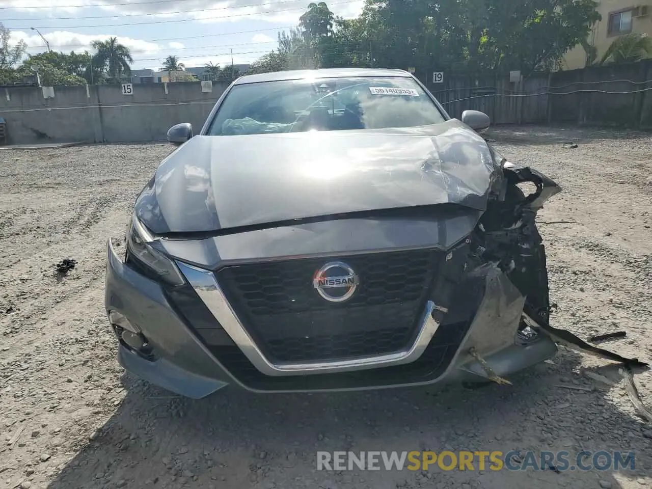 5 Photograph of a damaged car 1N4BL4DV2KC132035 NISSAN ALTIMA 2019