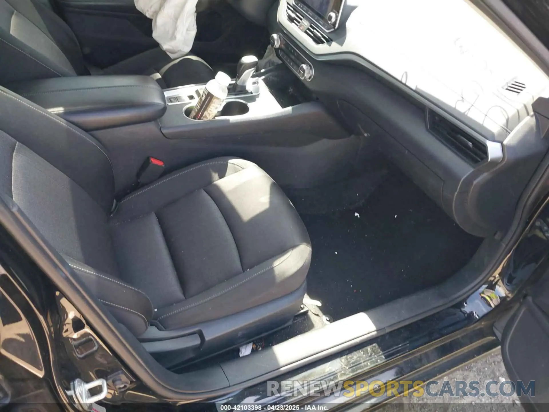 5 Photograph of a damaged car 1N4BL4DV2KC165410 NISSAN ALTIMA 2019
