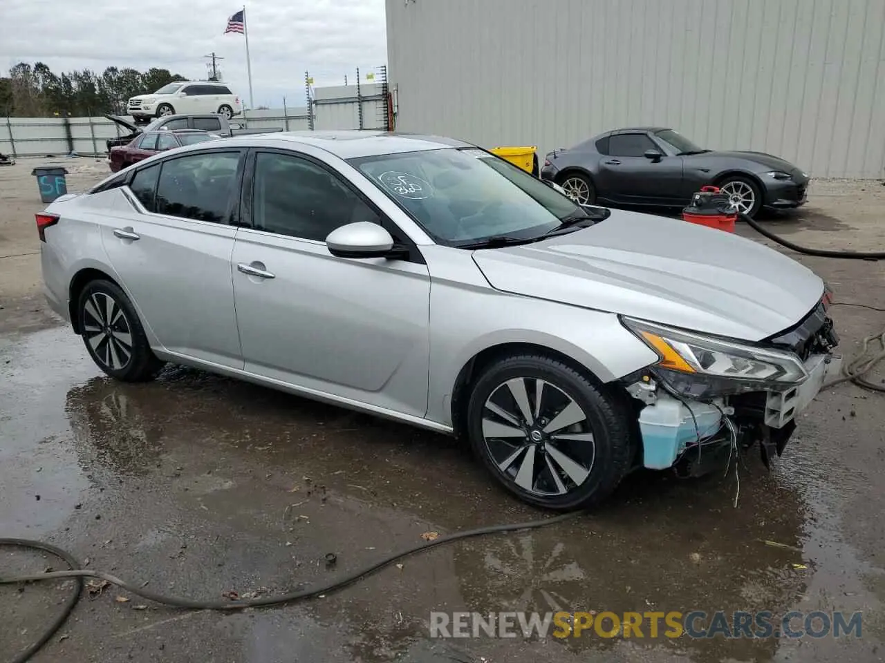 4 Photograph of a damaged car 1N4BL4DV2KC184944 NISSAN ALTIMA 2019