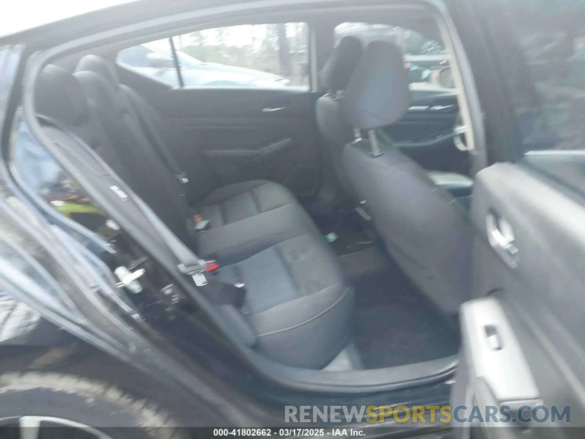 8 Photograph of a damaged car 1N4BL4DV2KC220096 NISSAN ALTIMA 2019
