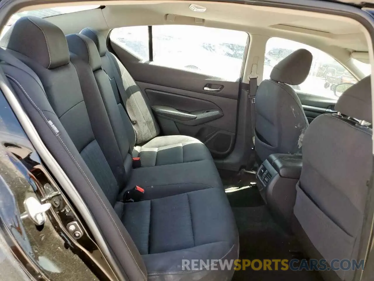 10 Photograph of a damaged car 1N4BL4DV3KC107726 NISSAN ALTIMA 2019
