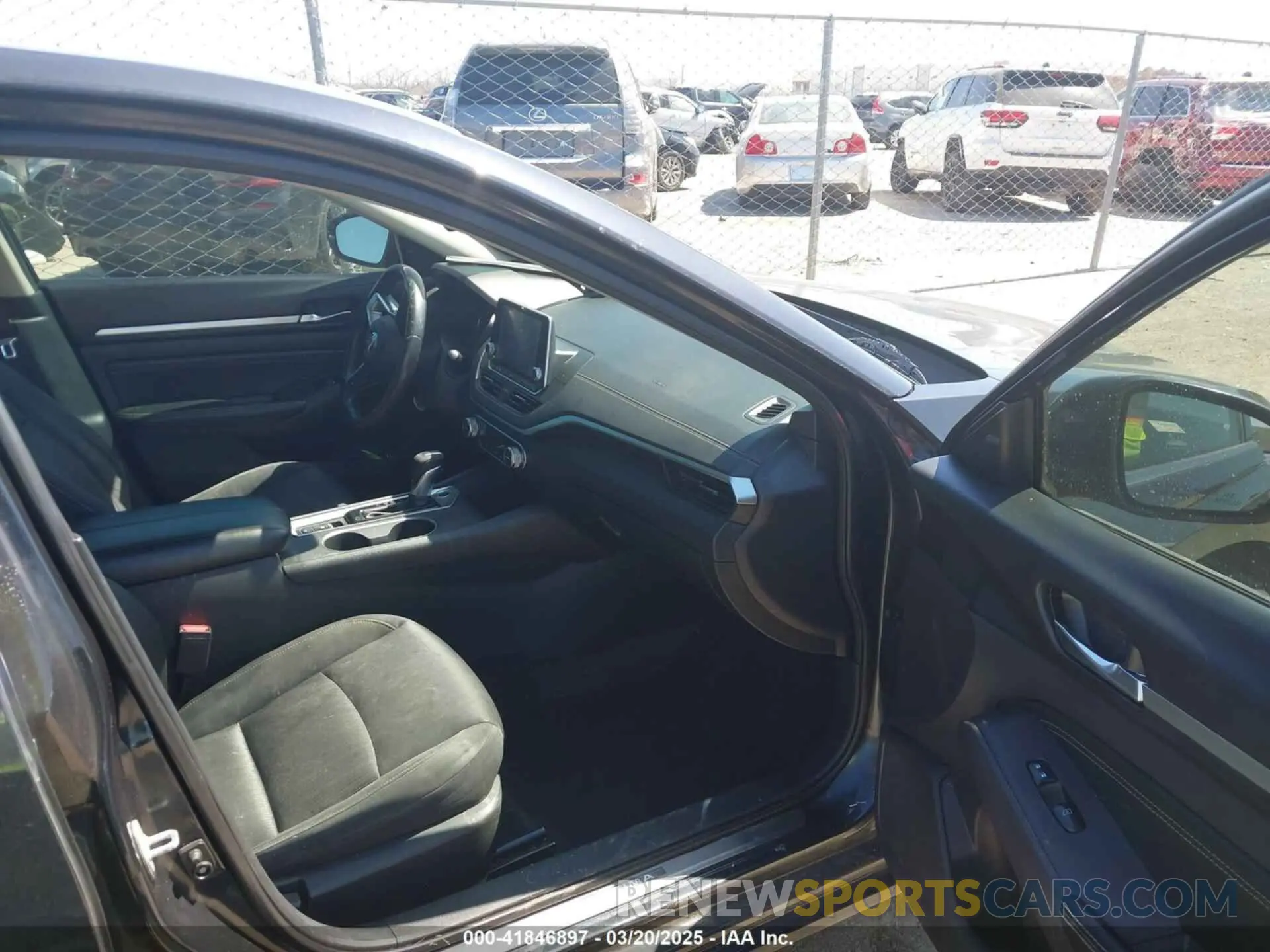 5 Photograph of a damaged car 1N4BL4DV3KC131234 NISSAN ALTIMA 2019