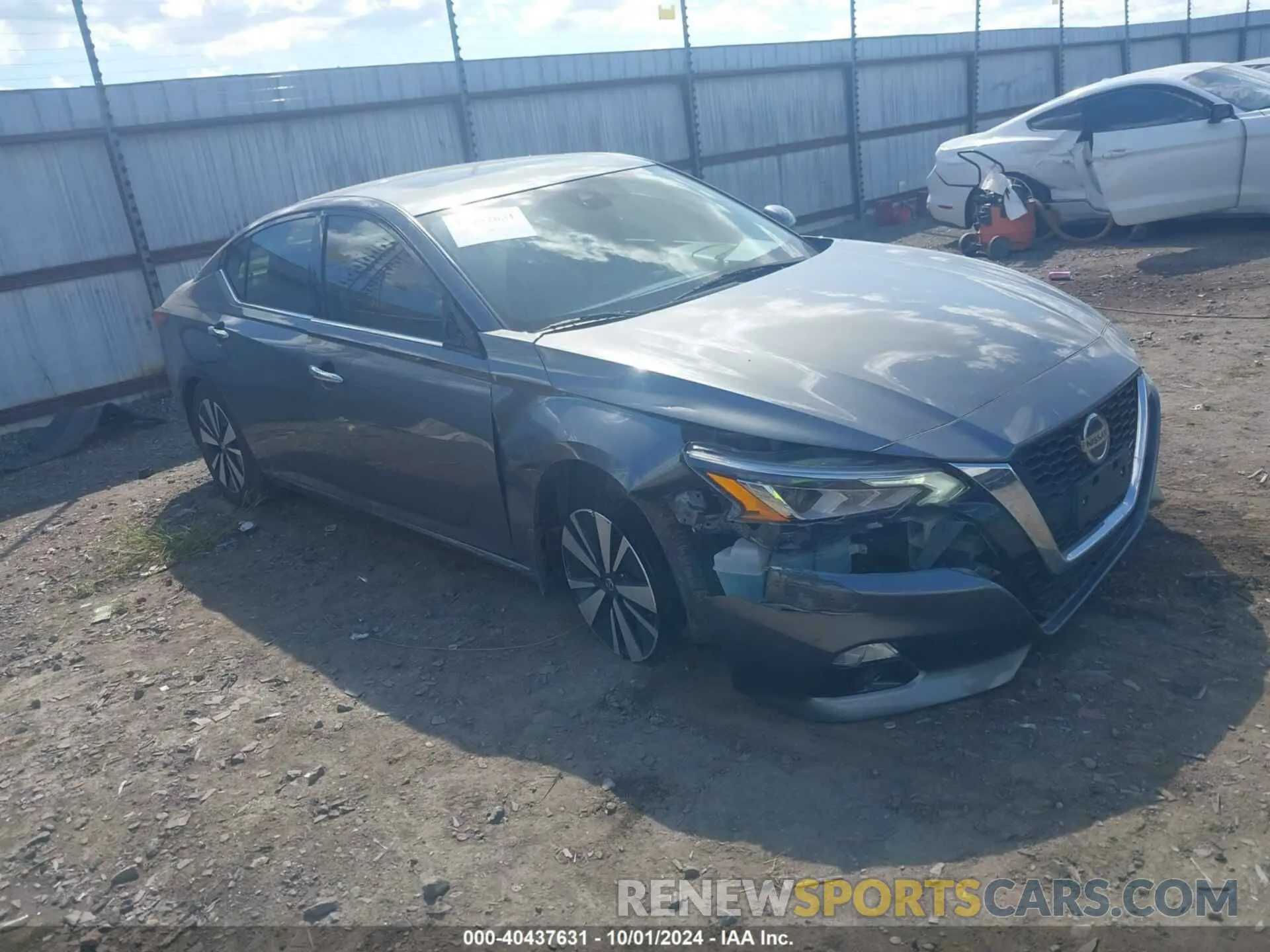 1 Photograph of a damaged car 1N4BL4DV3KC160135 NISSAN ALTIMA 2019