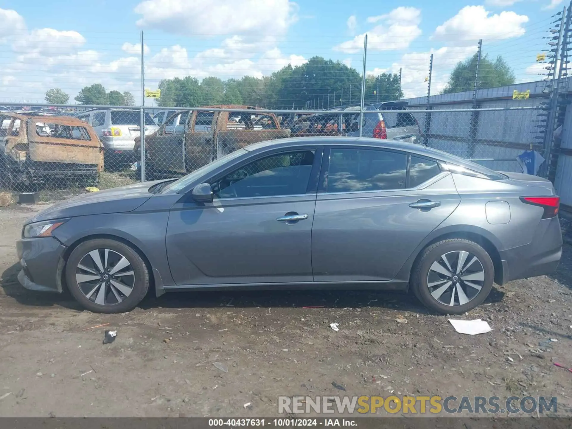 14 Photograph of a damaged car 1N4BL4DV3KC160135 NISSAN ALTIMA 2019