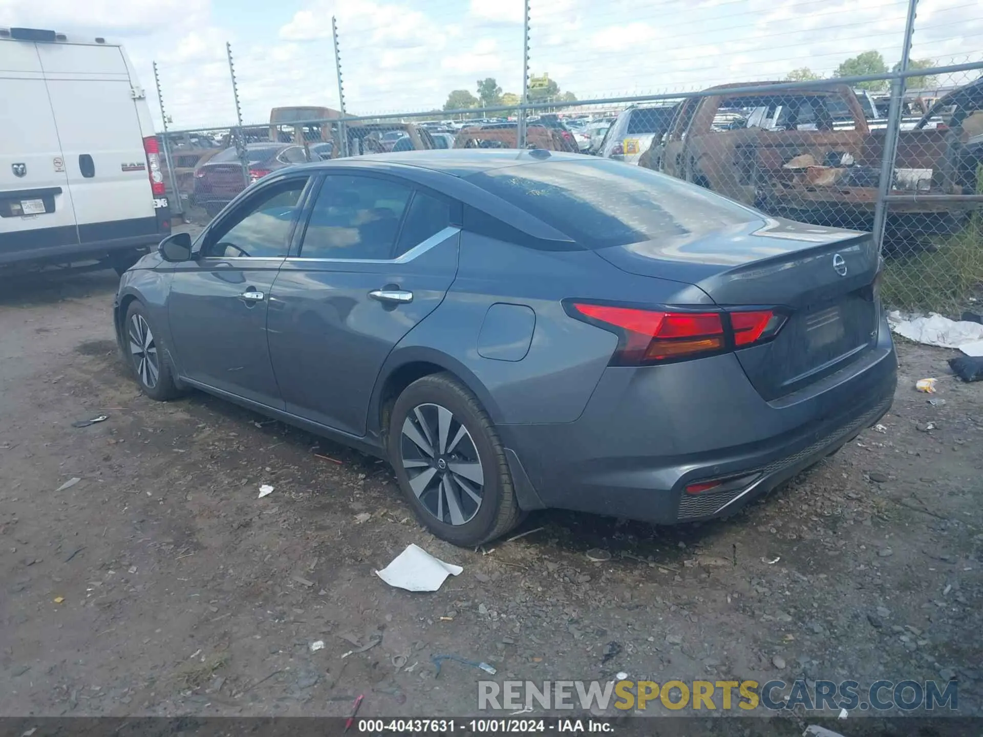 3 Photograph of a damaged car 1N4BL4DV3KC160135 NISSAN ALTIMA 2019