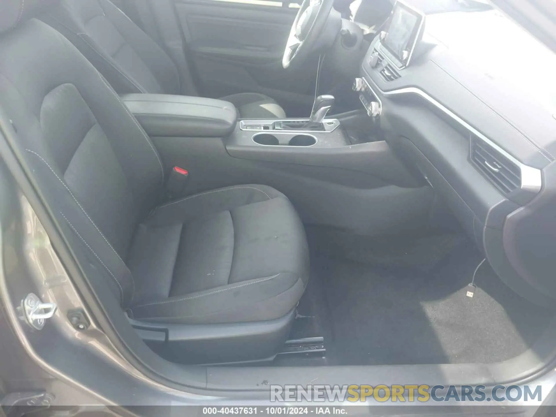 5 Photograph of a damaged car 1N4BL4DV3KC160135 NISSAN ALTIMA 2019