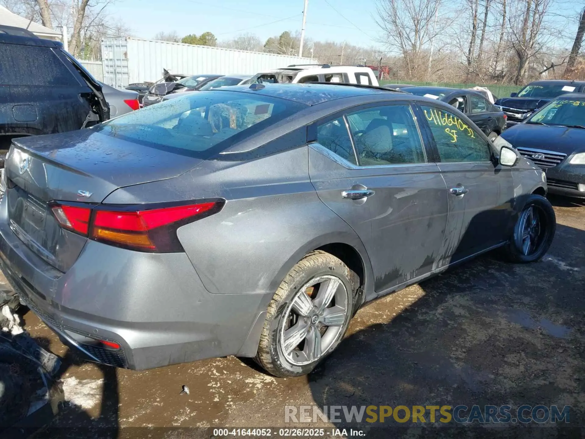 4 Photograph of a damaged car 1N4BL4DV4KC104673 NISSAN ALTIMA 2019