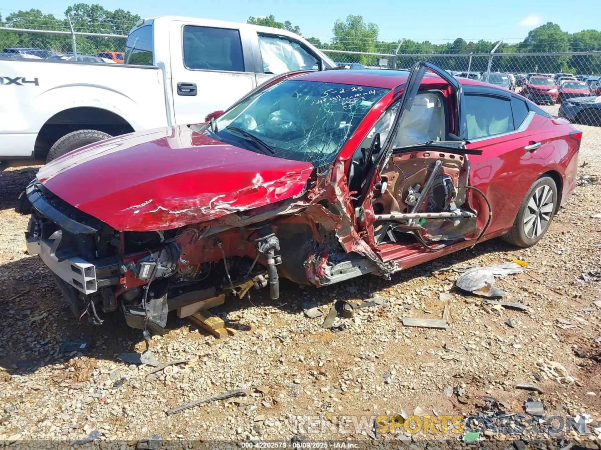2 Photograph of a damaged car 1N4BL4DV4KC108657 NISSAN ALTIMA 2019