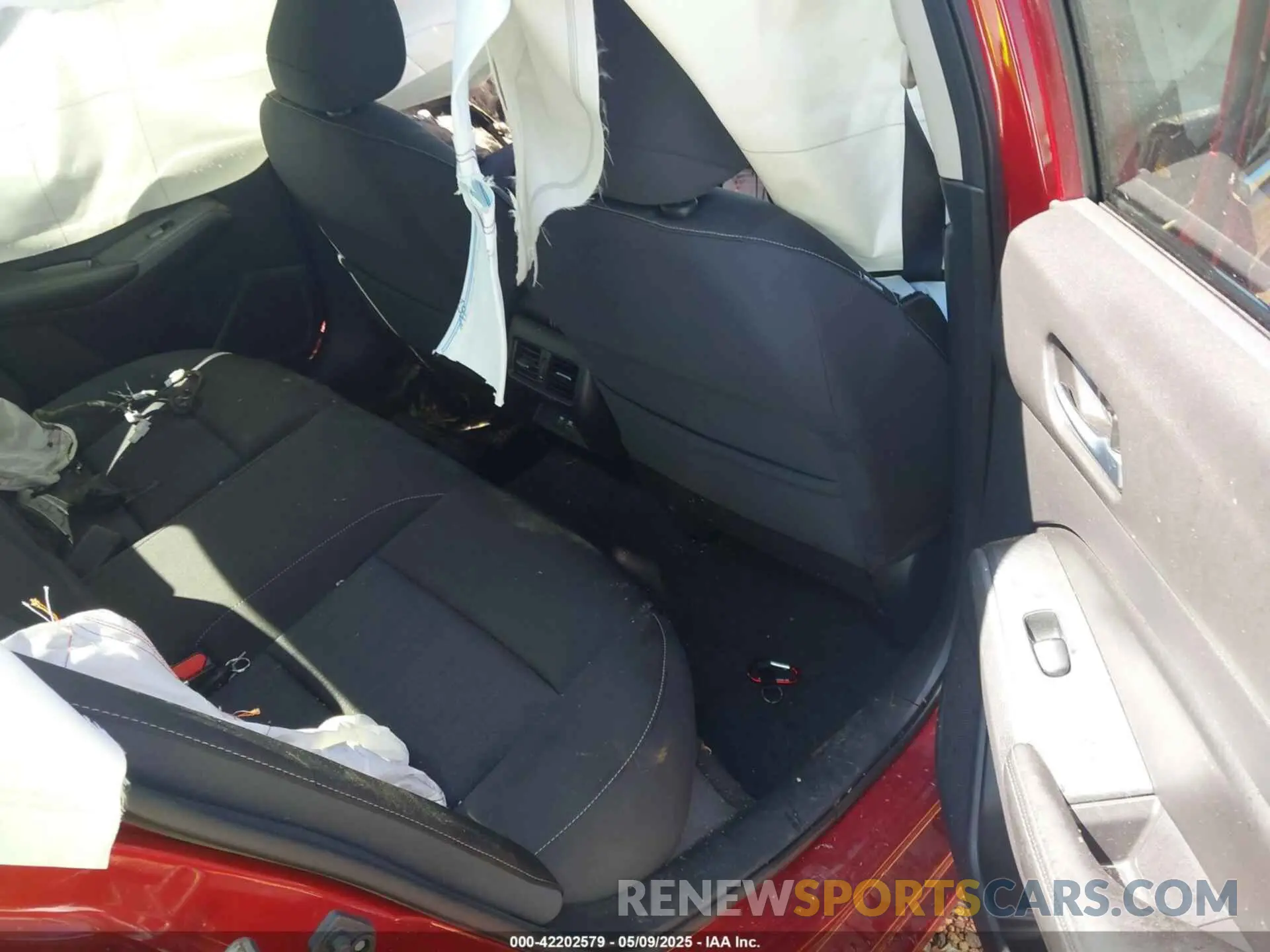 8 Photograph of a damaged car 1N4BL4DV4KC108657 NISSAN ALTIMA 2019
