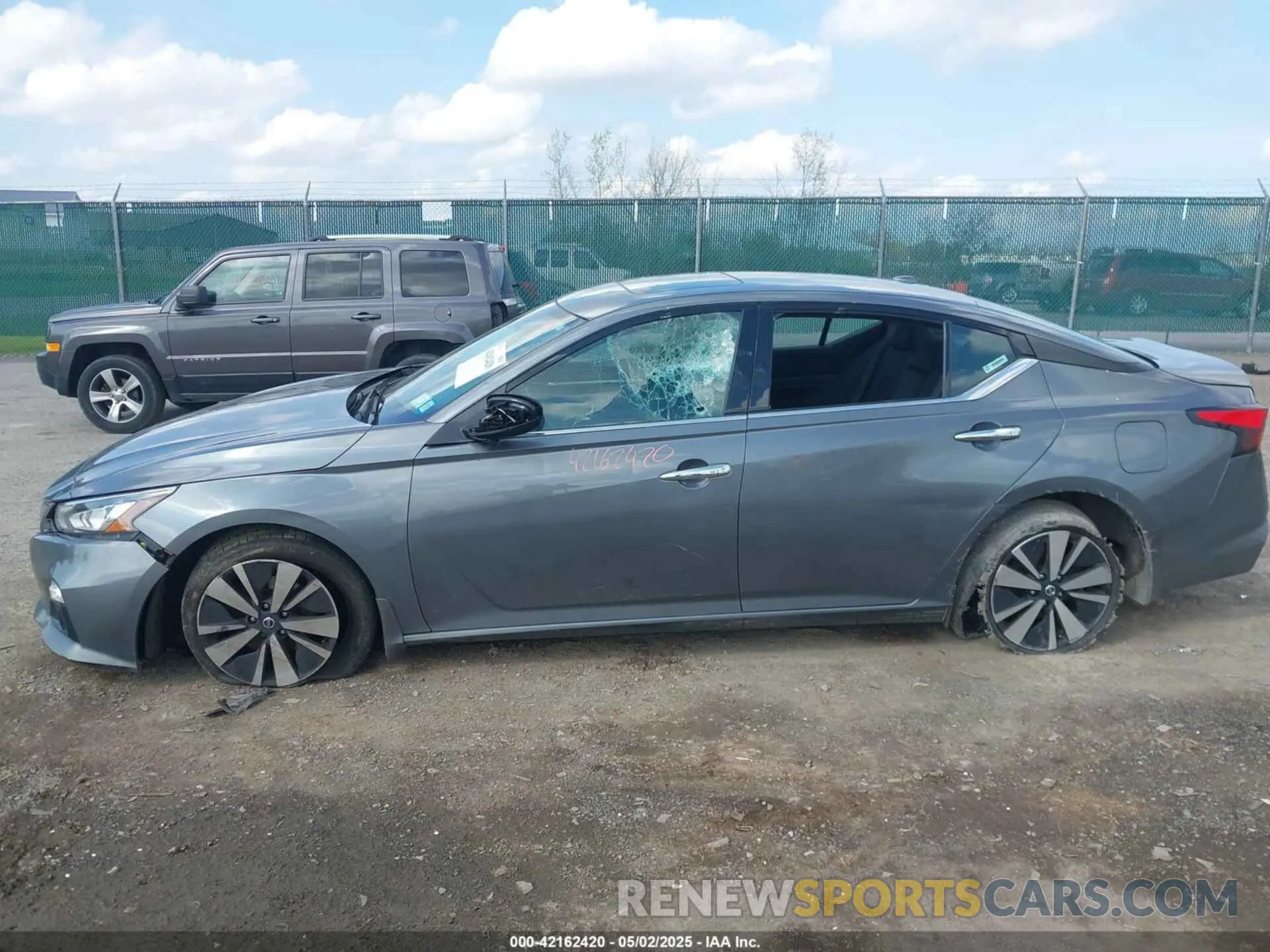 15 Photograph of a damaged car 1N4BL4DV4KC112188 NISSAN ALTIMA 2019