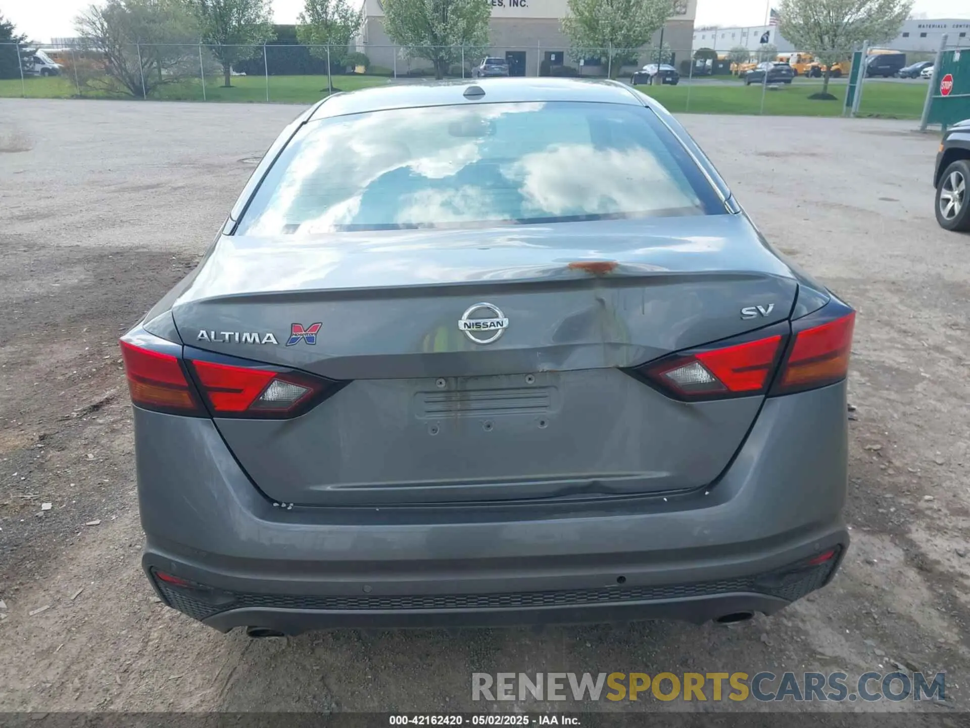 17 Photograph of a damaged car 1N4BL4DV4KC112188 NISSAN ALTIMA 2019
