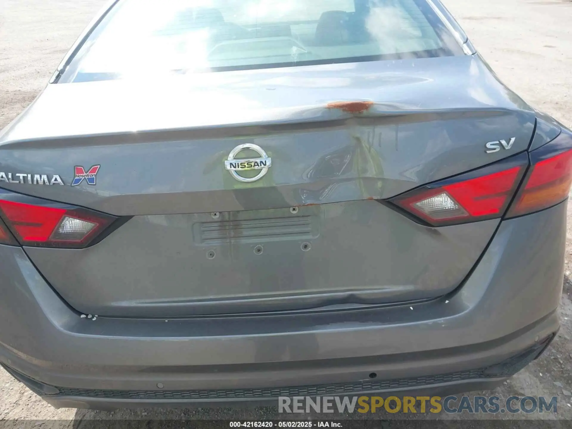 18 Photograph of a damaged car 1N4BL4DV4KC112188 NISSAN ALTIMA 2019
