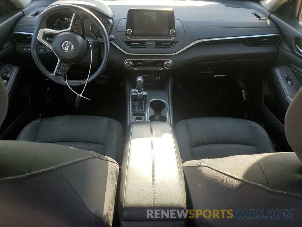 8 Photograph of a damaged car 1N4BL4DV4KC115320 NISSAN ALTIMA 2019