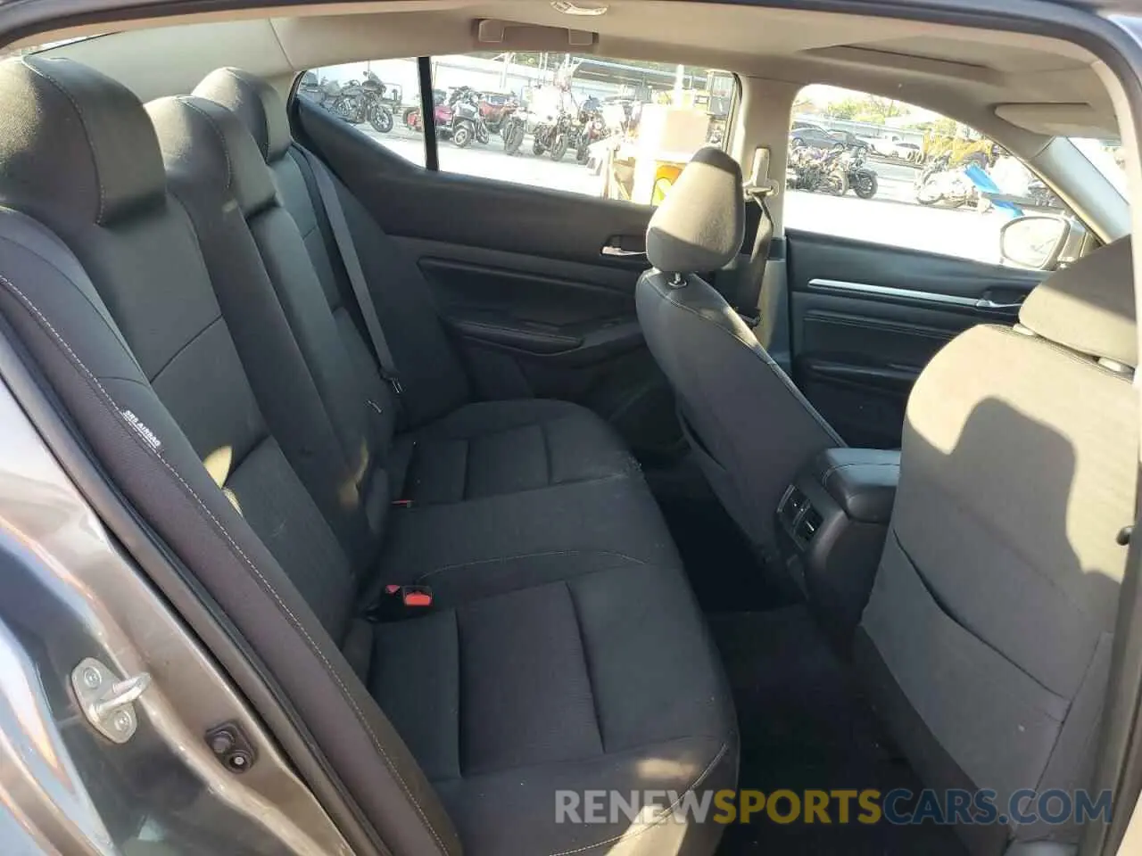 11 Photograph of a damaged car 1N4BL4DV4KC121358 NISSAN ALTIMA 2019