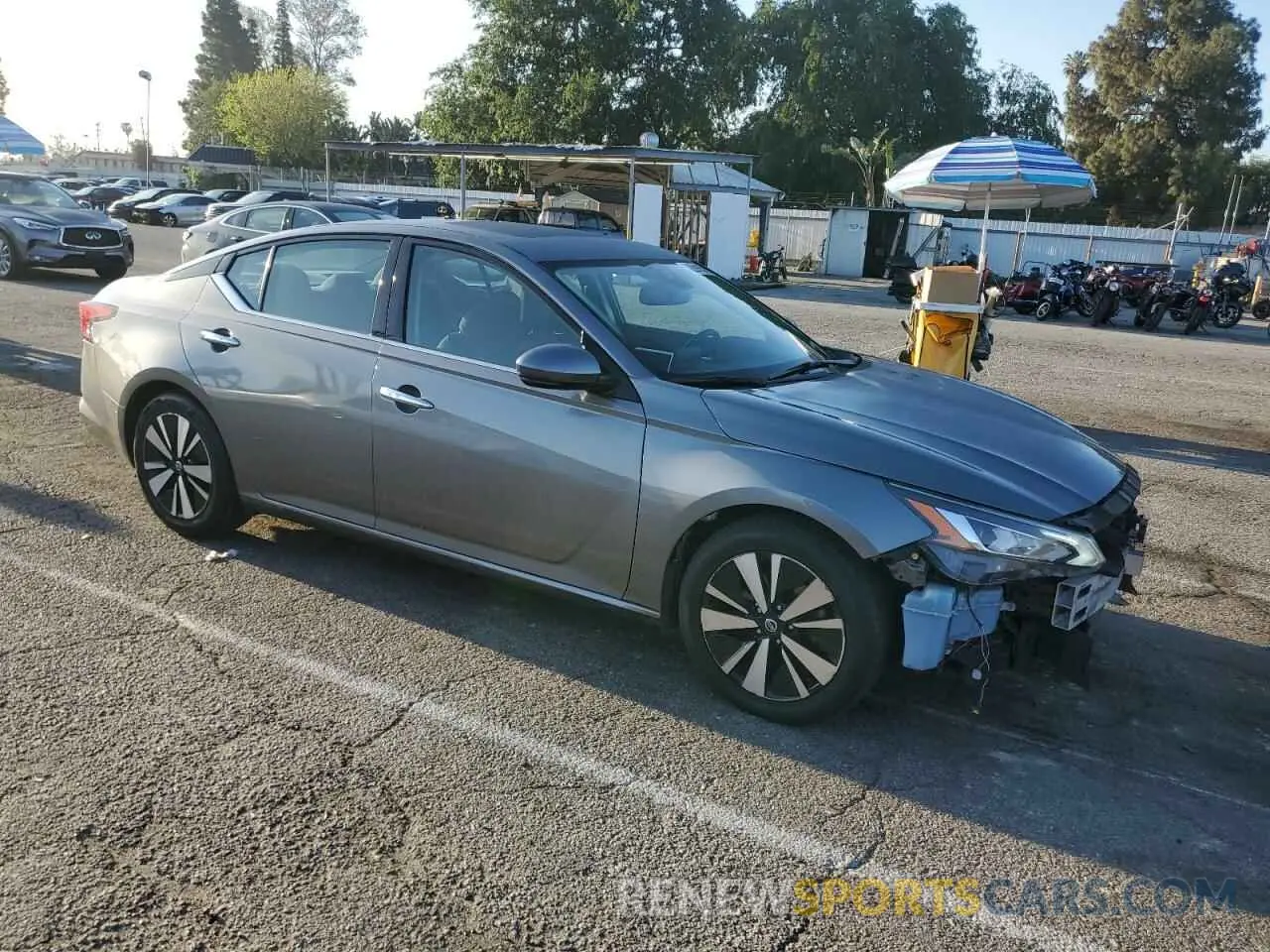 4 Photograph of a damaged car 1N4BL4DV4KC121358 NISSAN ALTIMA 2019