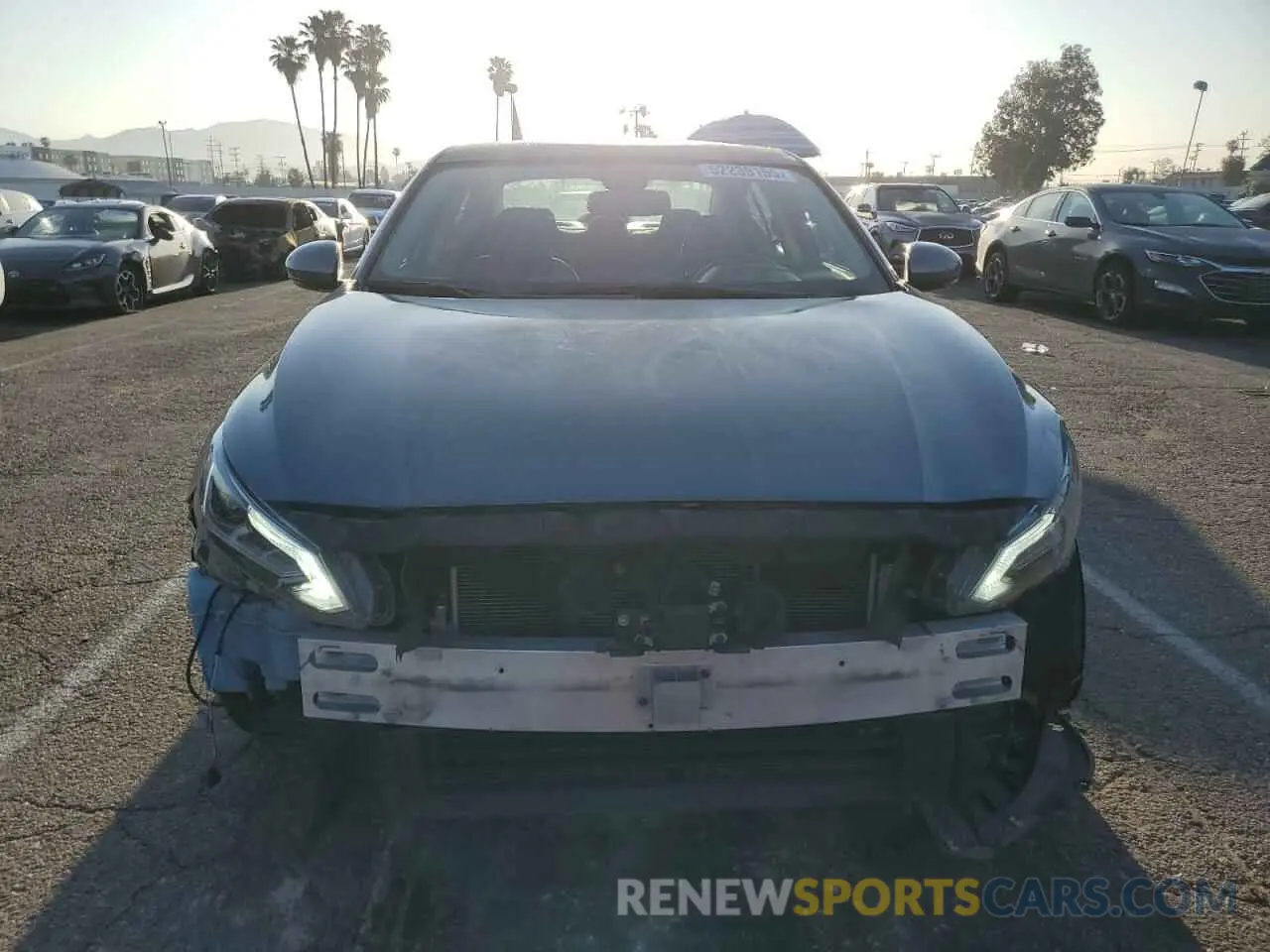 5 Photograph of a damaged car 1N4BL4DV4KC121358 NISSAN ALTIMA 2019