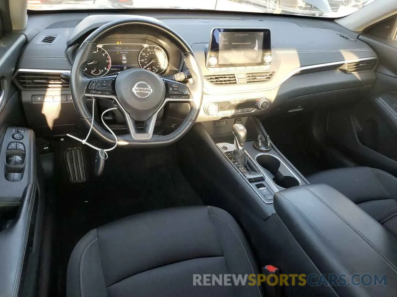 8 Photograph of a damaged car 1N4BL4DV4KC121358 NISSAN ALTIMA 2019