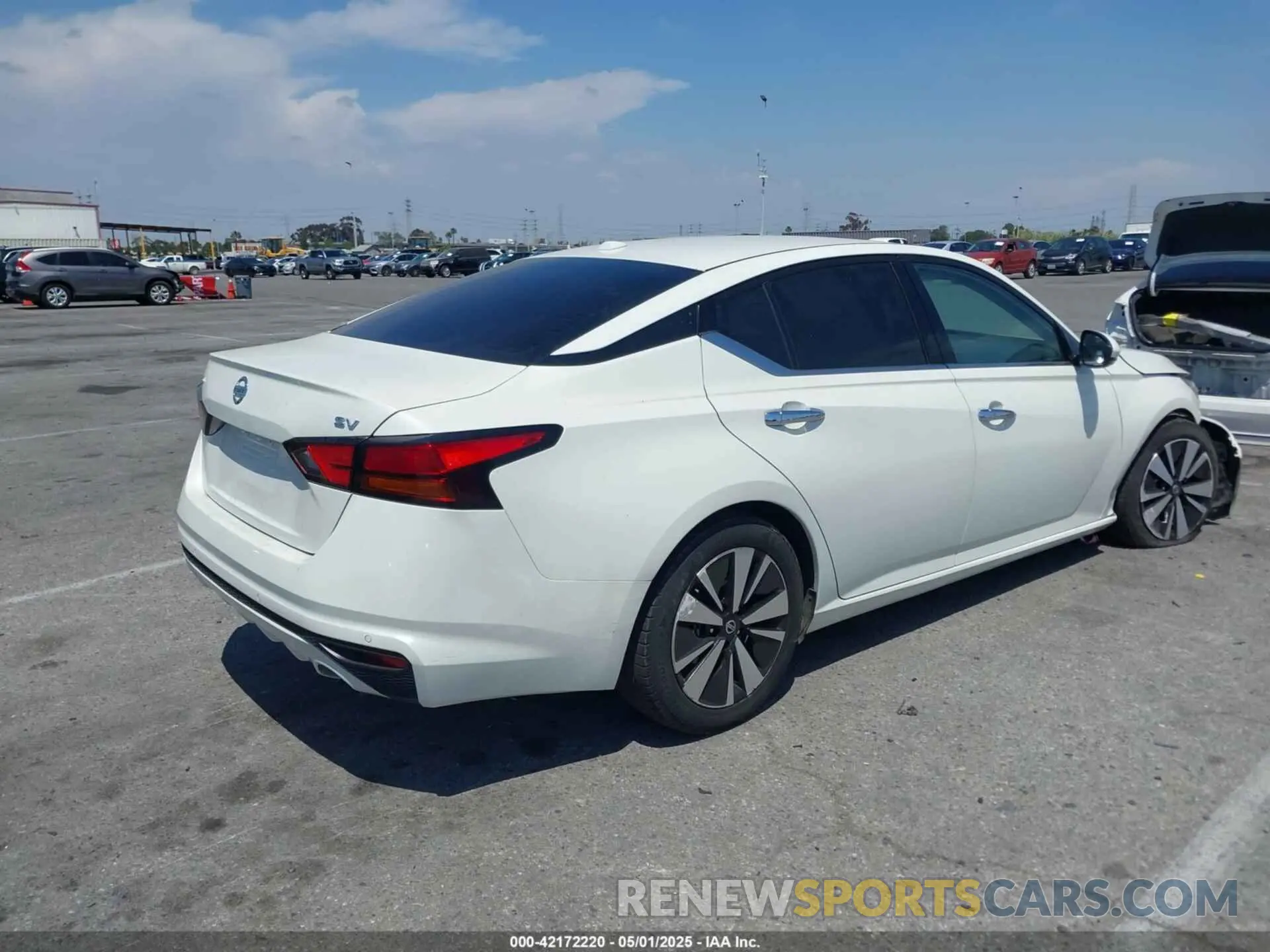 4 Photograph of a damaged car 1N4BL4DV4KC122350 NISSAN ALTIMA 2019