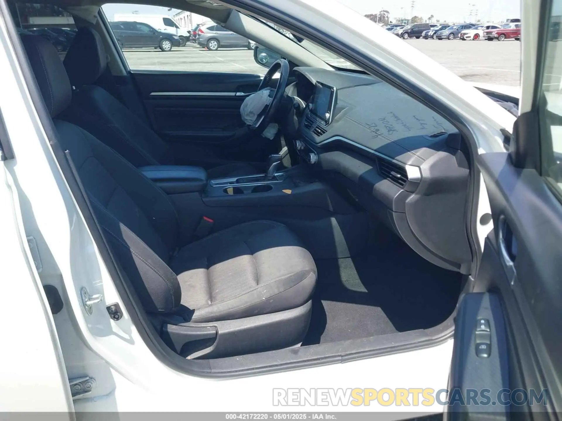 5 Photograph of a damaged car 1N4BL4DV4KC122350 NISSAN ALTIMA 2019
