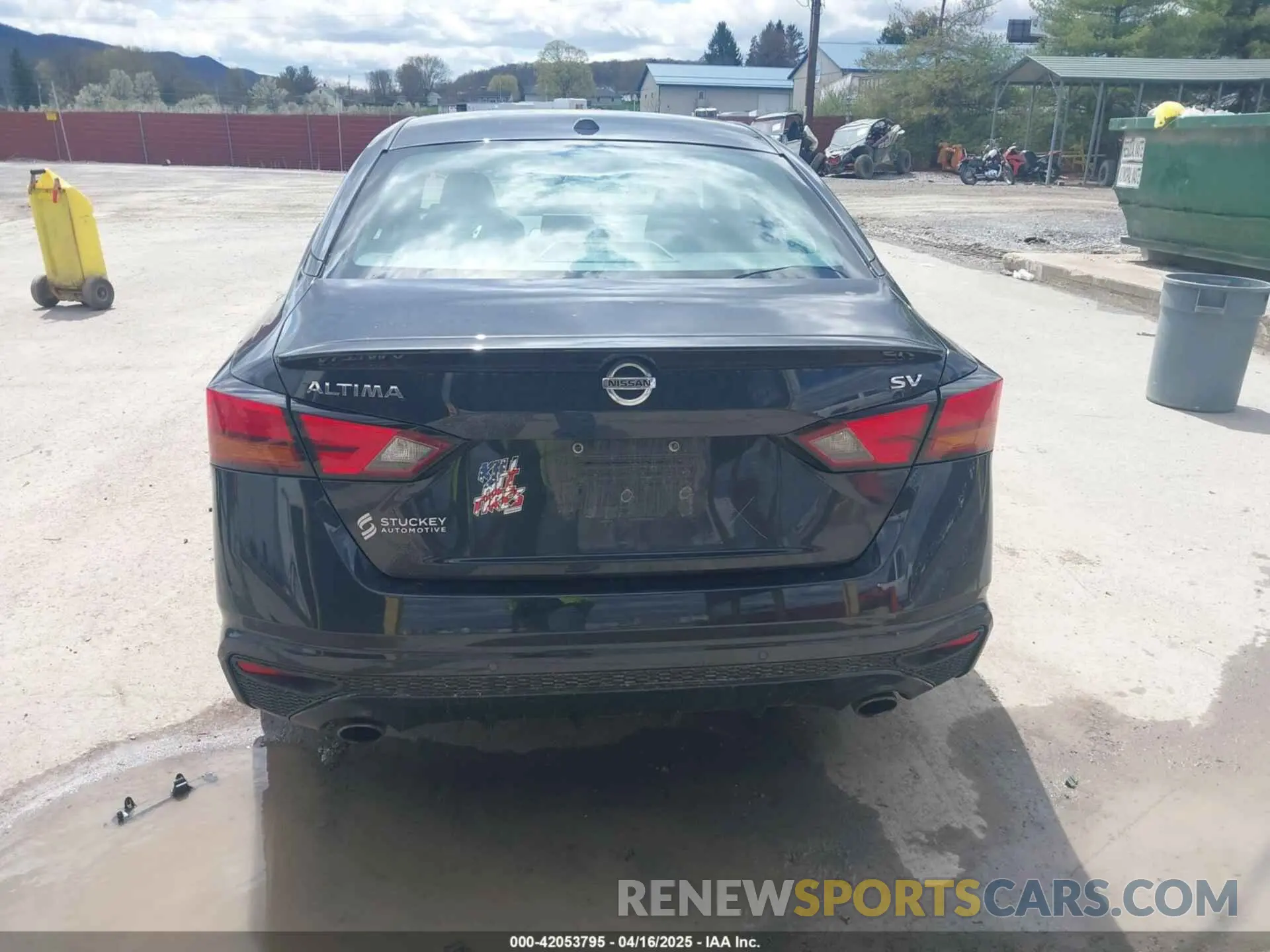 17 Photograph of a damaged car 1N4BL4DV5KC117058 NISSAN ALTIMA 2019