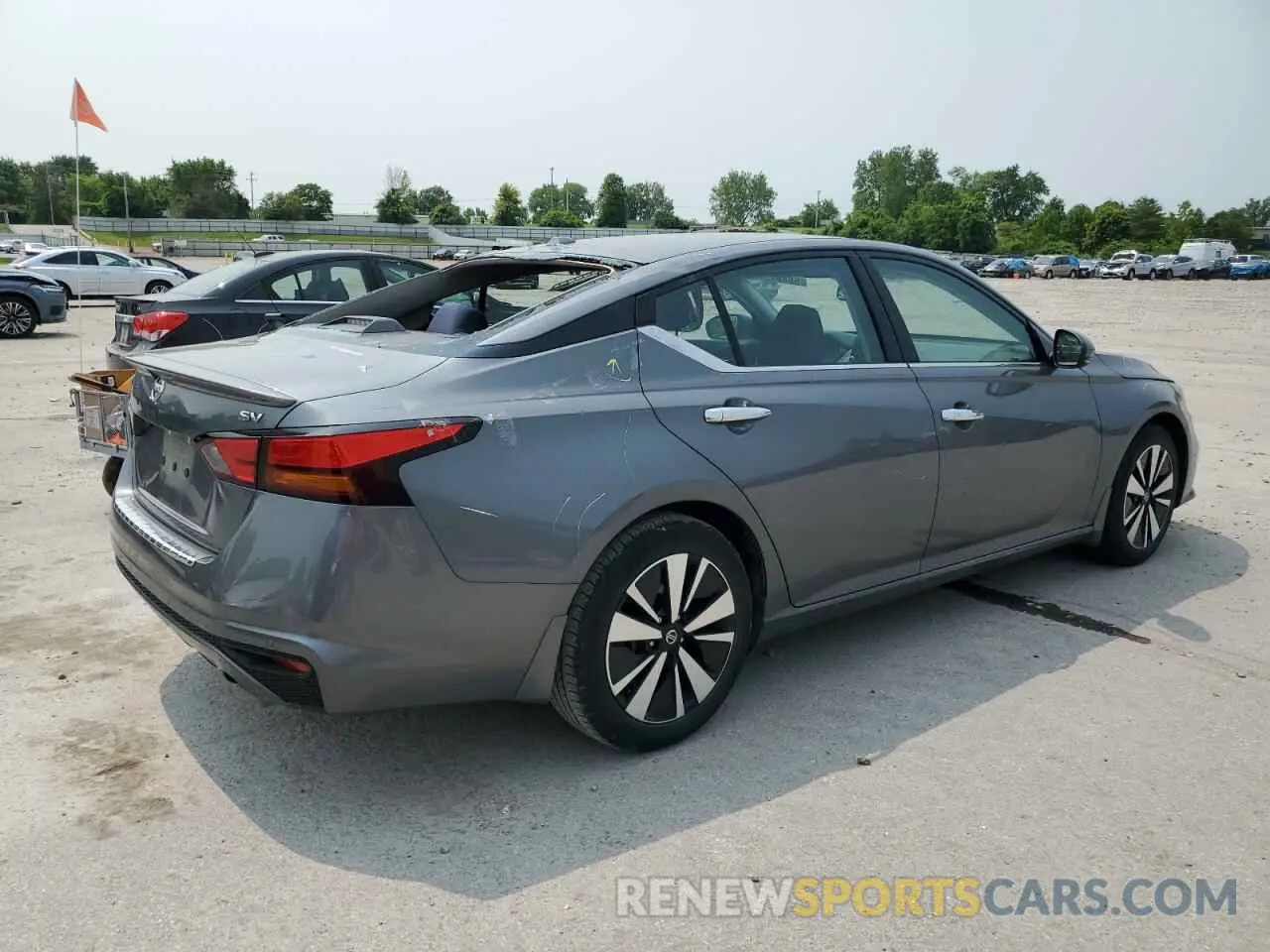 3 Photograph of a damaged car 1N4BL4DV5KC125144 NISSAN ALTIMA 2019