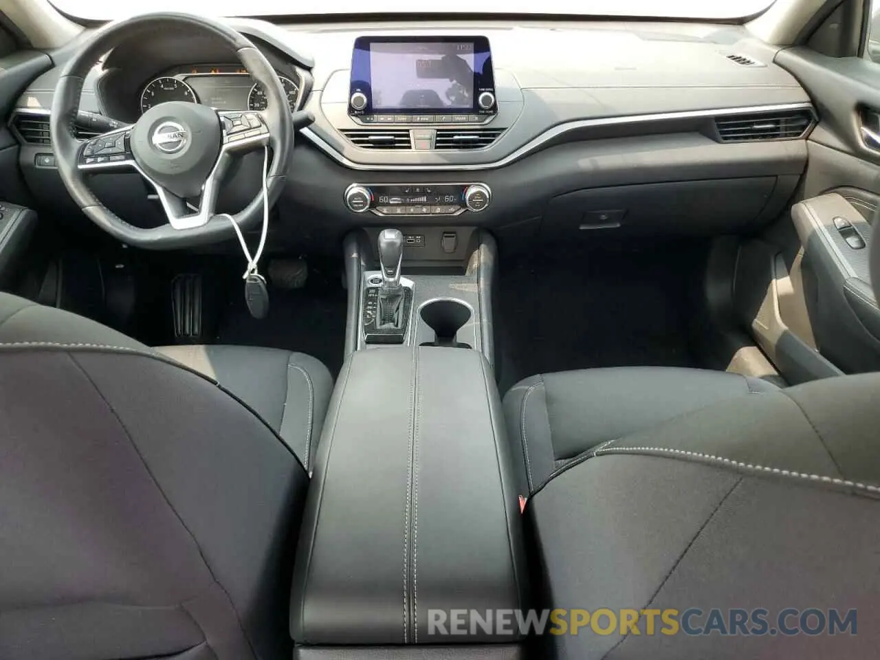 8 Photograph of a damaged car 1N4BL4DV5KC125144 NISSAN ALTIMA 2019