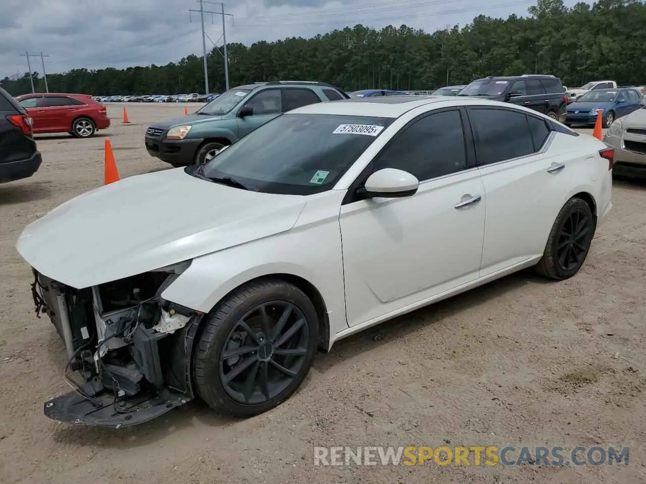 1 Photograph of a damaged car 1N4BL4DV5KC131543 NISSAN ALTIMA 2019