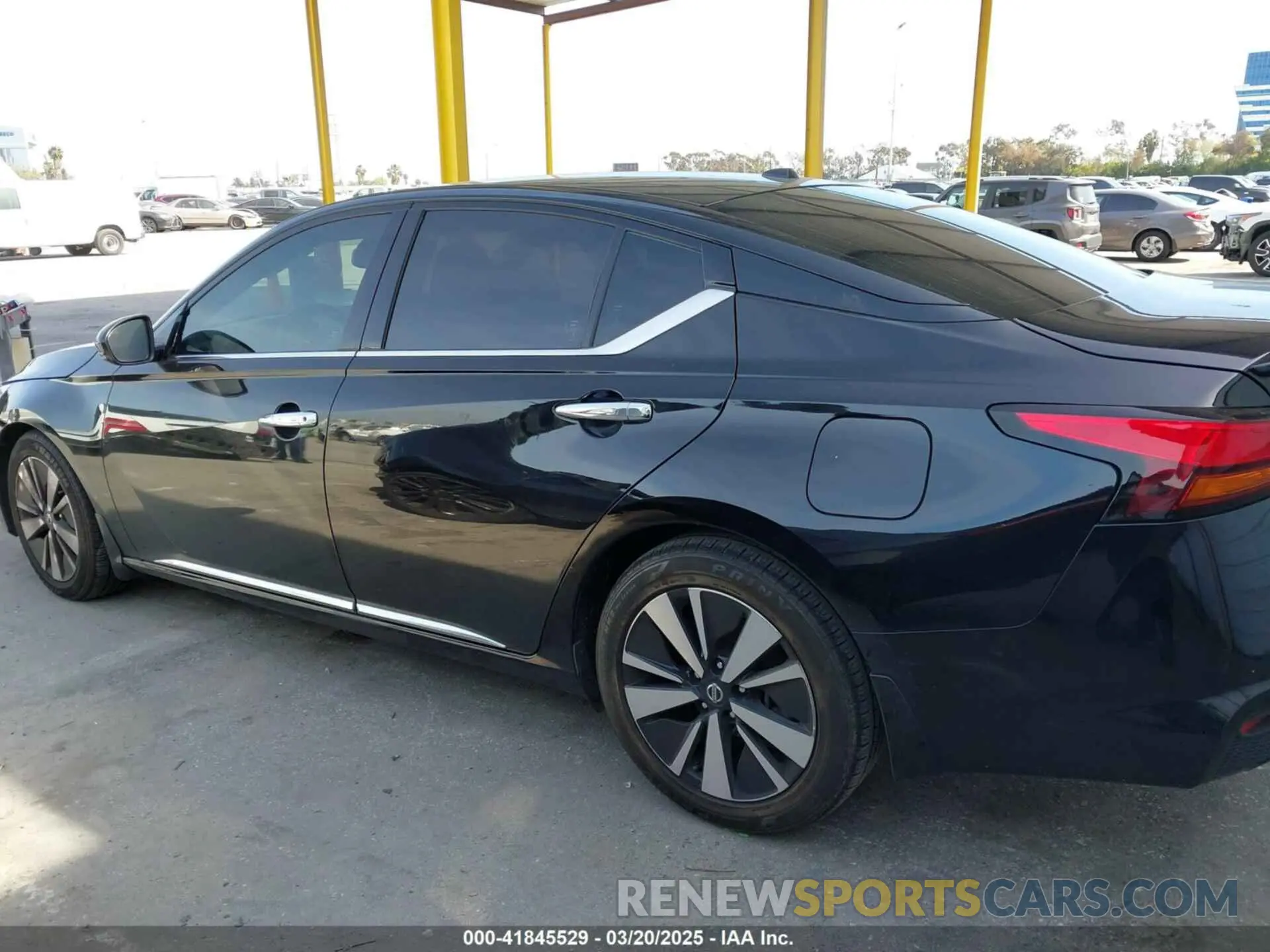 14 Photograph of a damaged car 1N4BL4DV5KC171640 NISSAN ALTIMA 2019