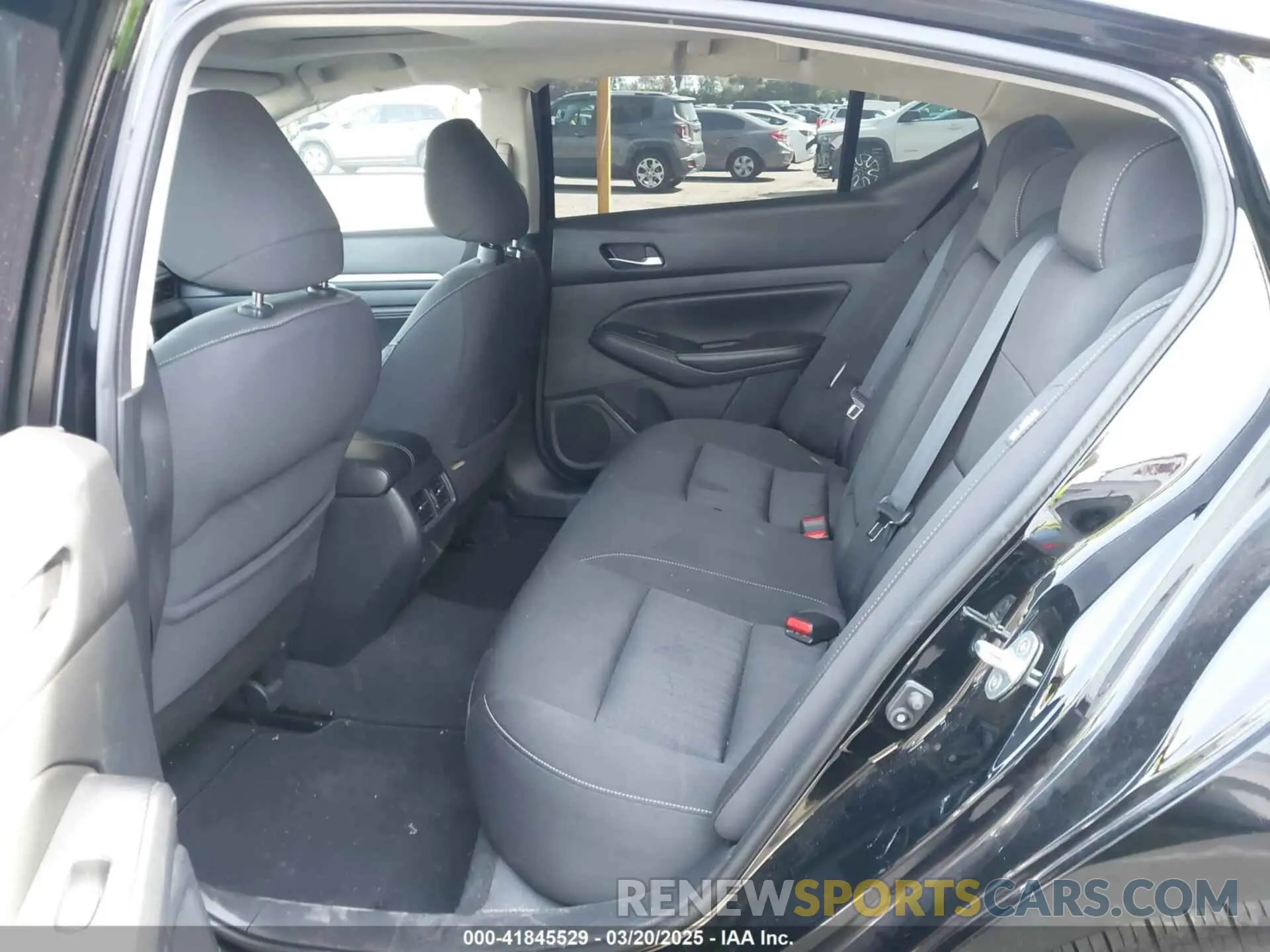 8 Photograph of a damaged car 1N4BL4DV5KC171640 NISSAN ALTIMA 2019