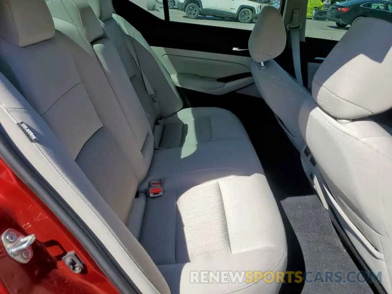 10 Photograph of a damaged car 1N4BL4DV5KC210629 NISSAN ALTIMA 2019