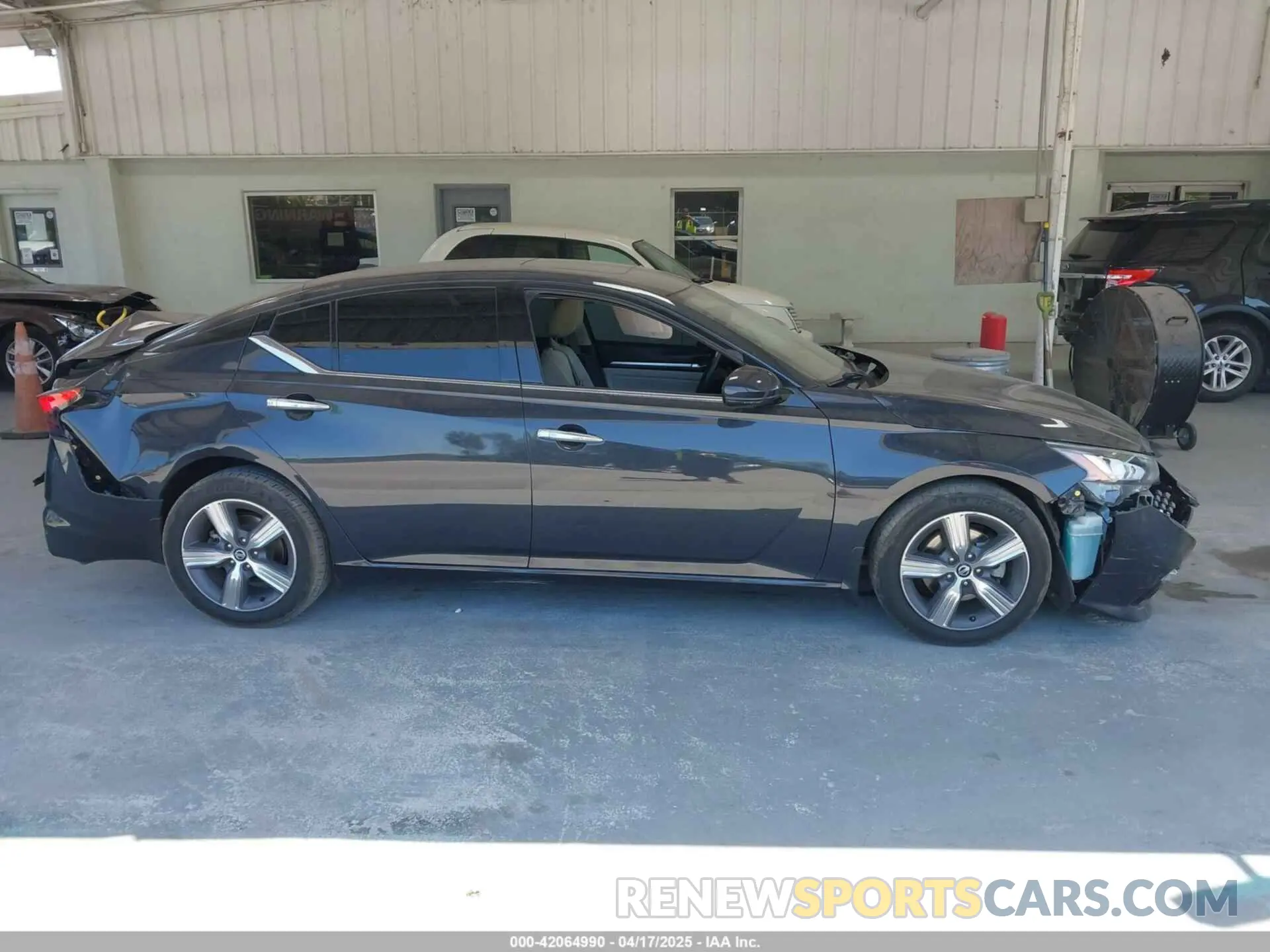 12 Photograph of a damaged car 1N4BL4DV6KC117294 NISSAN ALTIMA 2019