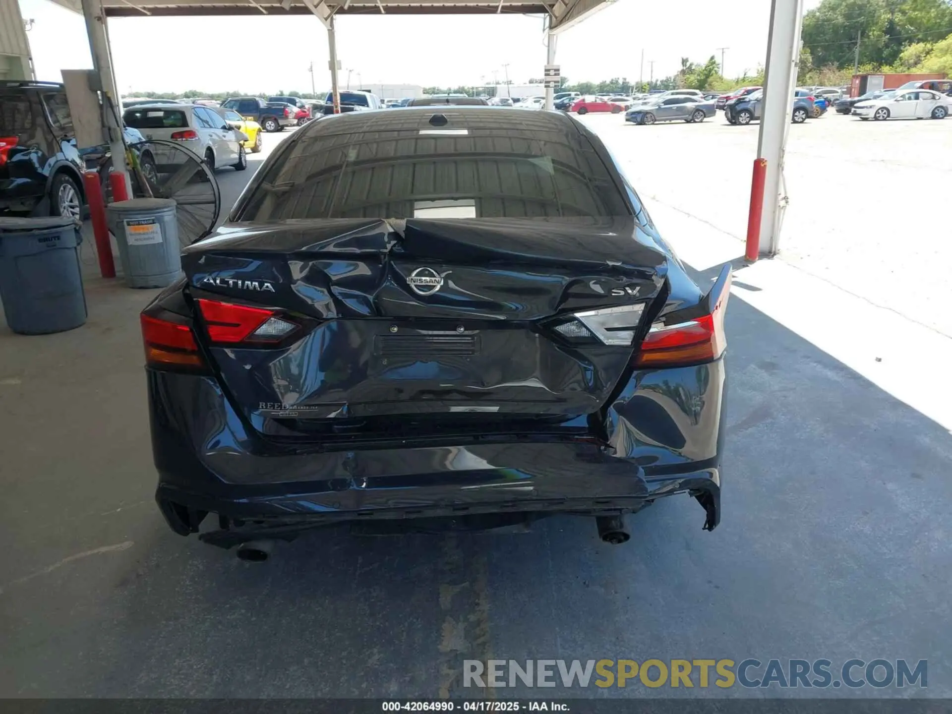 15 Photograph of a damaged car 1N4BL4DV6KC117294 NISSAN ALTIMA 2019