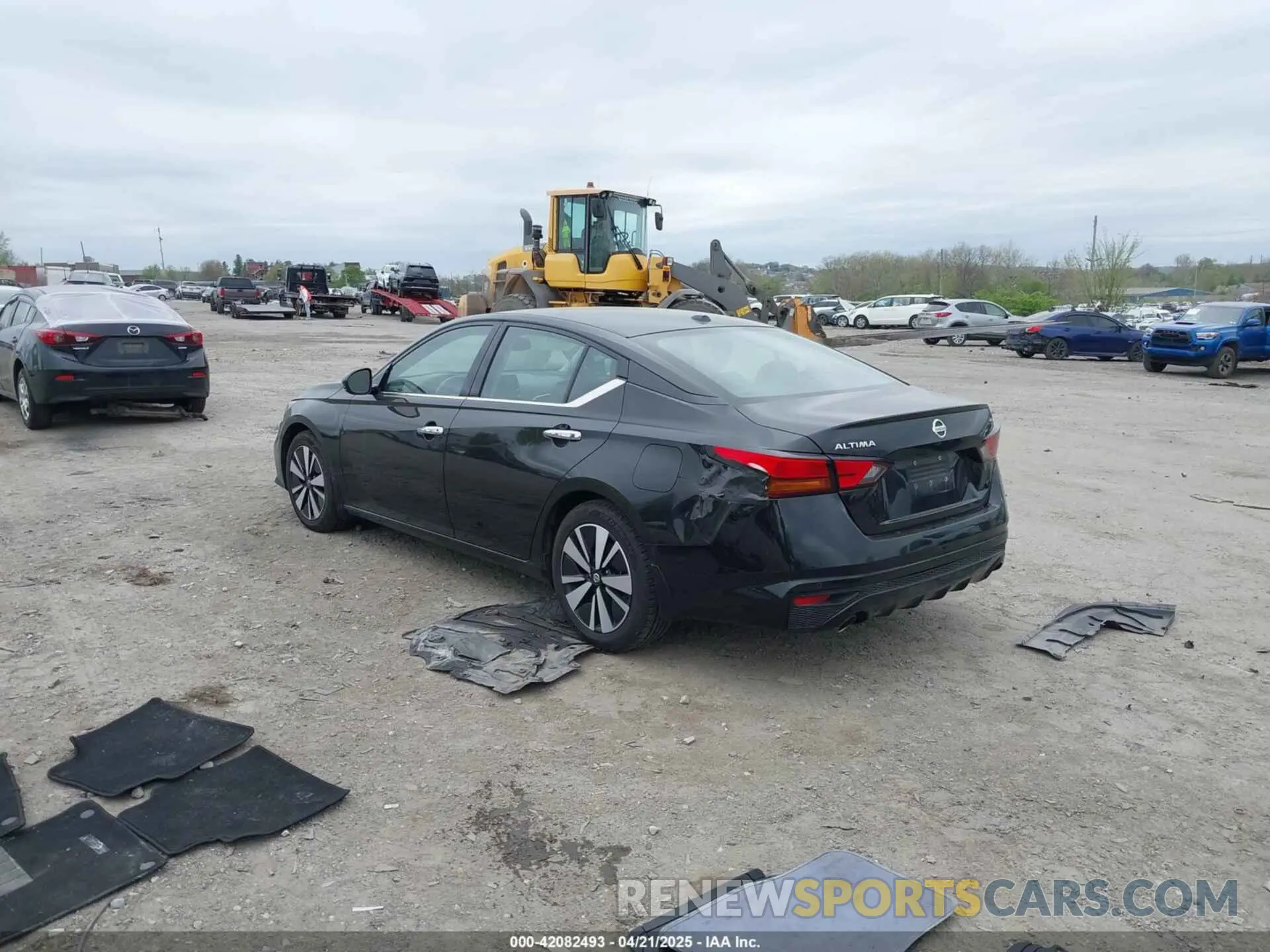3 Photograph of a damaged car 1N4BL4DV6KC143538 NISSAN ALTIMA 2019