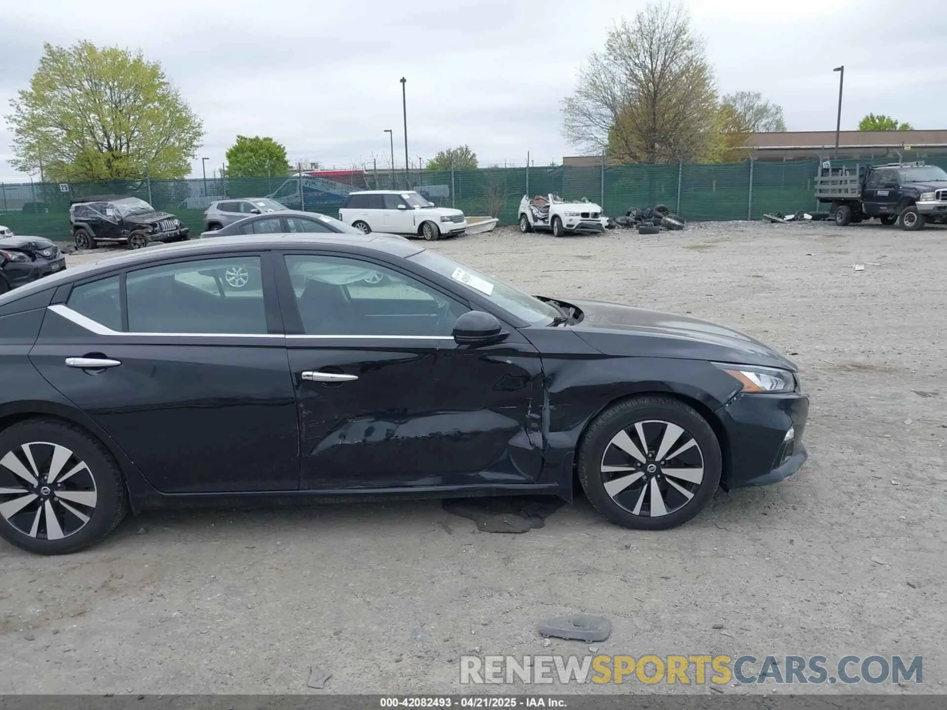 6 Photograph of a damaged car 1N4BL4DV6KC143538 NISSAN ALTIMA 2019